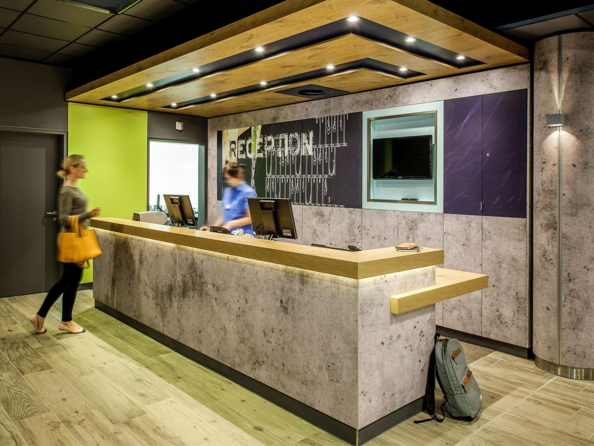 Ibis Budget Givet Bagian luar foto