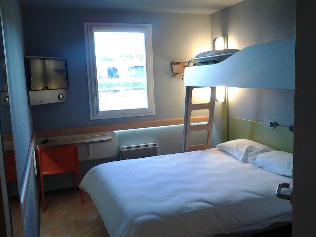 Ibis Budget Givet Bagian luar foto